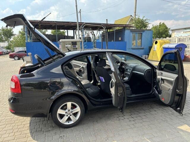 Чорний Шкода Октавія, об'ємом двигуна 1.6 л та пробігом 310 тис. км за 7300 $, фото 3 на Automoto.ua