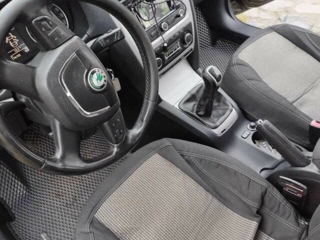 Черный Шкода Октавия, объемом двигателя 1.6 л и пробегом 320 тыс. км за 7000 $, фото 6 на Automoto.ua