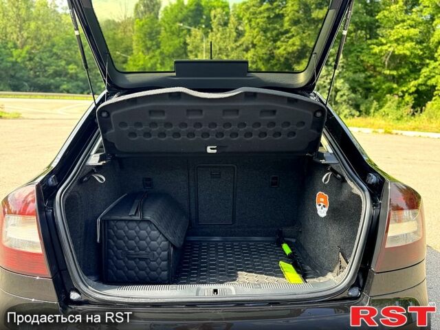 Черный Шкода Октавия, объемом двигателя 1.8 л и пробегом 202 тыс. км за 8299 $, фото 4 на Automoto.ua