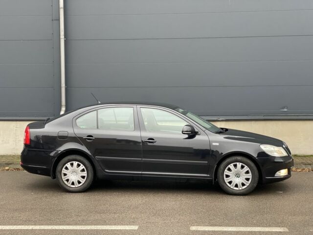 Чорний Шкода Октавія, об'ємом двигуна 1.6 л та пробігом 183 тис. км за 7999 $, фото 13 на Automoto.ua