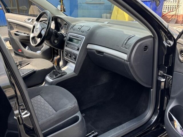 Чорний Шкода Октавія, об'ємом двигуна 1.6 л та пробігом 310 тис. км за 7300 $, фото 6 на Automoto.ua