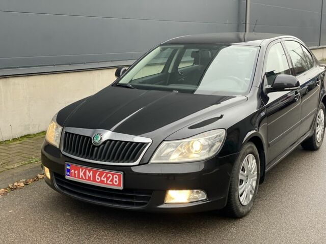 Чорний Шкода Октавія, об'ємом двигуна 1.6 л та пробігом 183 тис. км за 7999 $, фото 9 на Automoto.ua