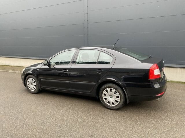 Чорний Шкода Октавія, об'ємом двигуна 1.6 л та пробігом 183 тис. км за 7999 $, фото 3 на Automoto.ua