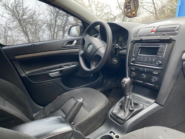 Черный Шкода Октавия, объемом двигателя 1.9 л и пробегом 100 тыс. км за 2500 $, фото 3 на Automoto.ua