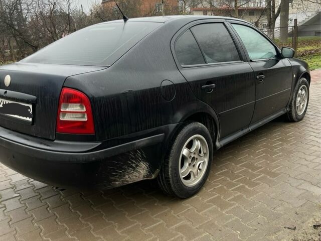 Чорний Шкода Октавія, об'ємом двигуна 0 л та пробігом 300 тис. км за 1400 $, фото 2 на Automoto.ua