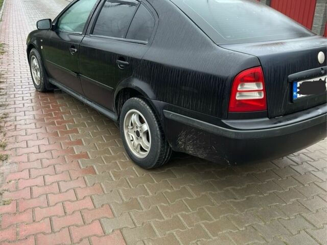 Чорний Шкода Октавія, об'ємом двигуна 0 л та пробігом 300 тис. км за 1400 $, фото 3 на Automoto.ua