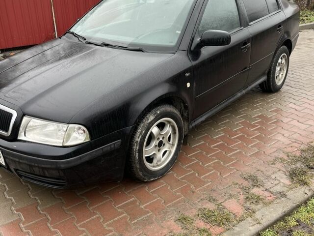 Чорний Шкода Октавія, об'ємом двигуна 0 л та пробігом 300 тис. км за 1400 $, фото 1 на Automoto.ua