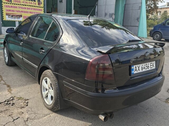 Черный Шкода Октавия, объемом двигателя 1.6 л и пробегом 155 тыс. км за 5300 $, фото 2 на Automoto.ua