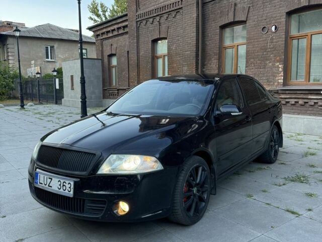 Черный Шкода Октавия, объемом двигателя 2 л и пробегом 300 тыс. км за 3850 $, фото 1 на Automoto.ua