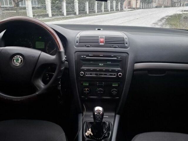 Черный Шкода Октавия, объемом двигателя 1.6 л и пробегом 279 тыс. км за 5700 $, фото 5 на Automoto.ua