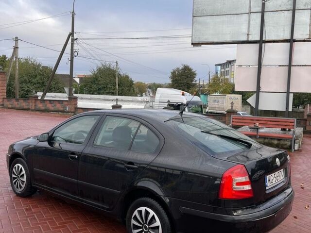 Черный Шкода Октавия, объемом двигателя 1.9 л и пробегом 350 тыс. км за 2250 $, фото 2 на Automoto.ua