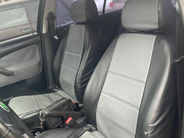 Черный Шкода Октавия, объемом двигателя 1.6 л и пробегом 204 тыс. км за 5000 $, фото 7 на Automoto.ua