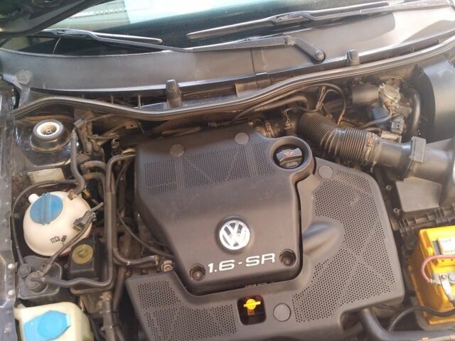 Черный Шкода Октавия, объемом двигателя 1.6 л и пробегом 320 тыс. км за 5400 $, фото 4 на Automoto.ua