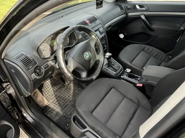 Черный Шкода Октавия, объемом двигателя 1.9 л и пробегом 375 тыс. км за 3400 $, фото 5 на Automoto.ua