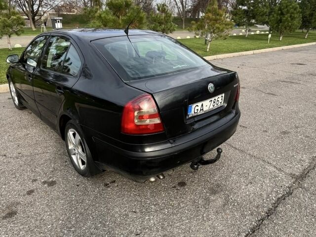 Черный Шкода Октавия, объемом двигателя 1.9 л и пробегом 375 тыс. км за 3400 $, фото 3 на Automoto.ua