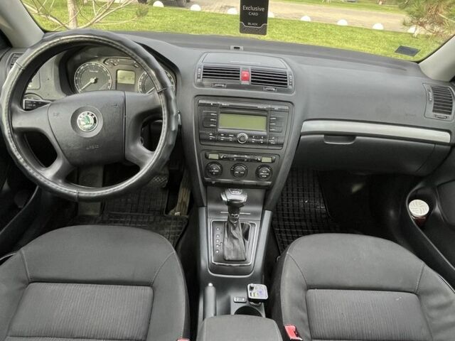 Черный Шкода Октавия, объемом двигателя 1.9 л и пробегом 375 тыс. км за 3400 $, фото 4 на Automoto.ua