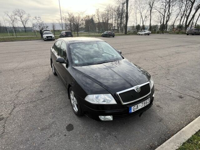 Черный Шкода Октавия, объемом двигателя 1.9 л и пробегом 375 тыс. км за 3400 $, фото 1 на Automoto.ua