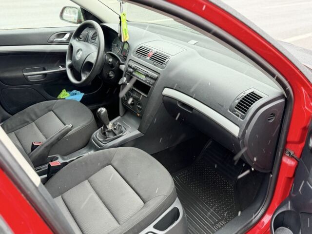 Черный Шкода Октавия, объемом двигателя 1.6 л и пробегом 258 тыс. км за 1950 $, фото 6 на Automoto.ua