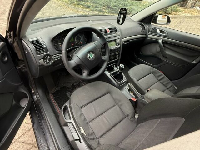 Чорний Шкода Октавія, об'ємом двигуна 1.9 л та пробігом 289 тис. км за 2600 $, фото 7 на Automoto.ua