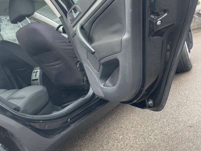 Черный Шкода Октавия, объемом двигателя 1.9 л и пробегом 300 тыс. км за 2650 $, фото 2 на Automoto.ua