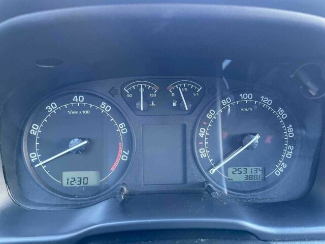 Черный Шкода Октавия, объемом двигателя 1.6 л и пробегом 250 тыс. км за 5990 $, фото 19 на Automoto.ua