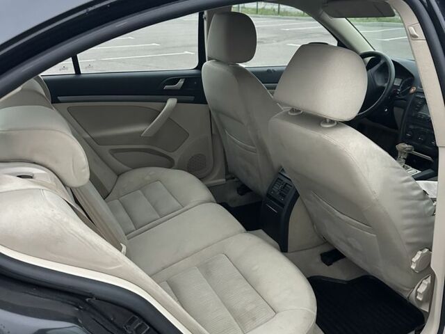 Чорний Шкода Октавія, об'ємом двигуна 2 л та пробігом 314 тис. км за 3423 $, фото 6 на Automoto.ua