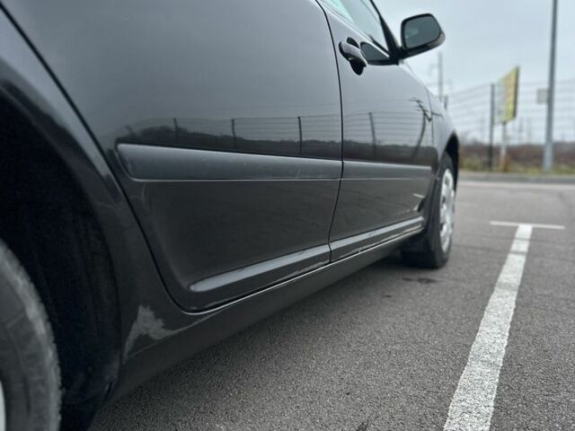 Чорний Шкода Октавія, об'ємом двигуна 2 л та пробігом 314 тис. км за 3423 $, фото 4 на Automoto.ua