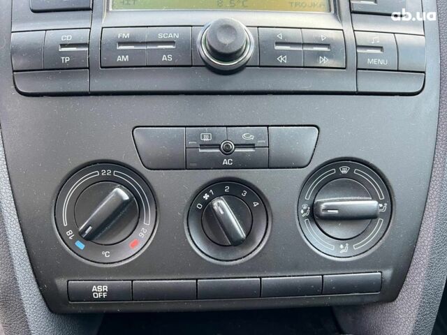 Черный Шкода Октавия, объемом двигателя 1.6 л и пробегом 132 тыс. км за 7380 $, фото 24 на Automoto.ua