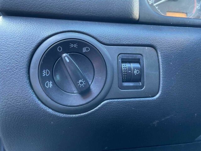 Черный Шкода Октавия, объемом двигателя 1.6 л и пробегом 250 тыс. км за 5990 $, фото 17 на Automoto.ua