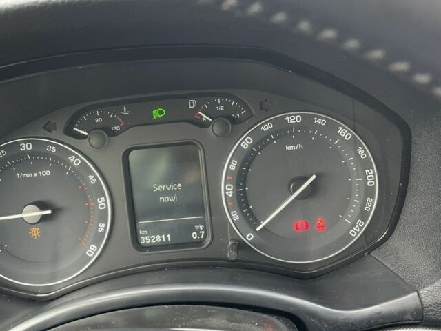 Черный Шкода Октавия, объемом двигателя 1.9 л и пробегом 300 тыс. км за 2650 $, фото 8 на Automoto.ua