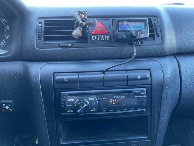 Черный Шкода Октавия, объемом двигателя 1.6 л и пробегом 250 тыс. км за 5990 $, фото 22 на Automoto.ua