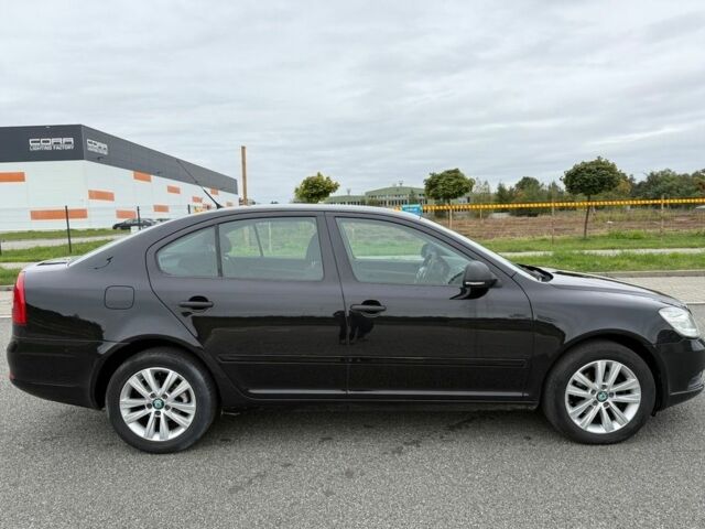 Черный Шкода Октавия, объемом двигателя 1.9 л и пробегом 236 тыс. км за 2000 $, фото 1 на Automoto.ua