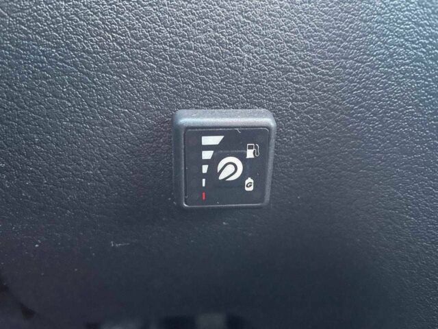 Черный Шкода Октавия, объемом двигателя 1.6 л и пробегом 250 тыс. км за 5990 $, фото 21 на Automoto.ua