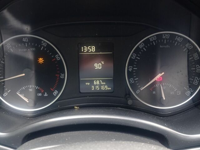 Черный Шкода Октавия, объемом двигателя 1.6 л и пробегом 315 тыс. км за 7800 $, фото 2 на Automoto.ua