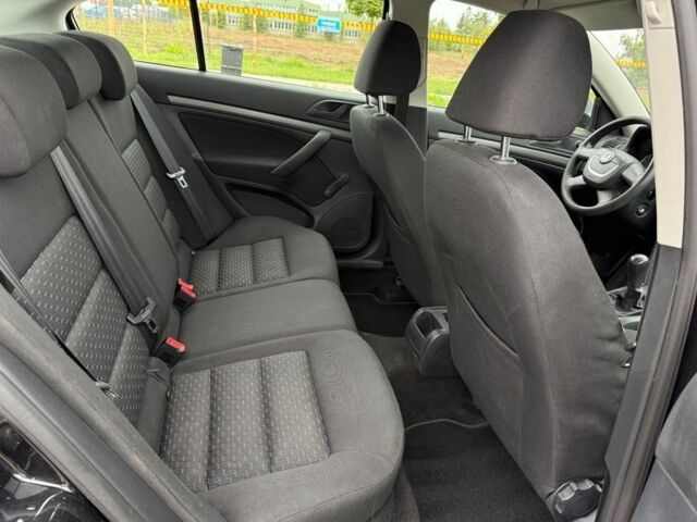 Черный Шкода Октавия, объемом двигателя 1.9 л и пробегом 258 тыс. км за 2350 $, фото 6 на Automoto.ua