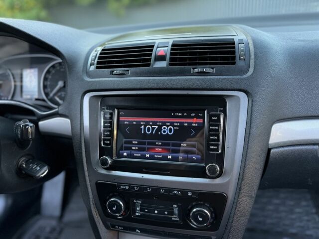 Чорний Шкода Октавія, об'ємом двигуна 1.6 л та пробігом 291 тис. км за 6850 $, фото 16 на Automoto.ua