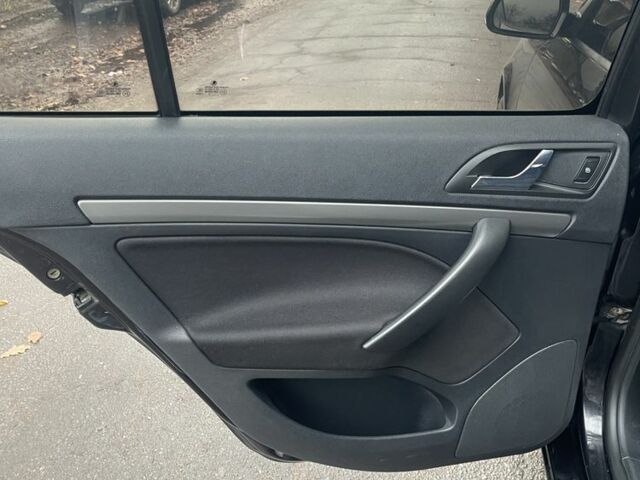 Черный Шкода Октавия, объемом двигателя 1.4 л и пробегом 100 тыс. км за 8200 $, фото 7 на Automoto.ua