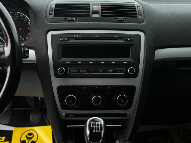 Черный Шкода Октавия, объемом двигателя 1.4 л и пробегом 217 тыс. км за 8500 $, фото 15 на Automoto.ua