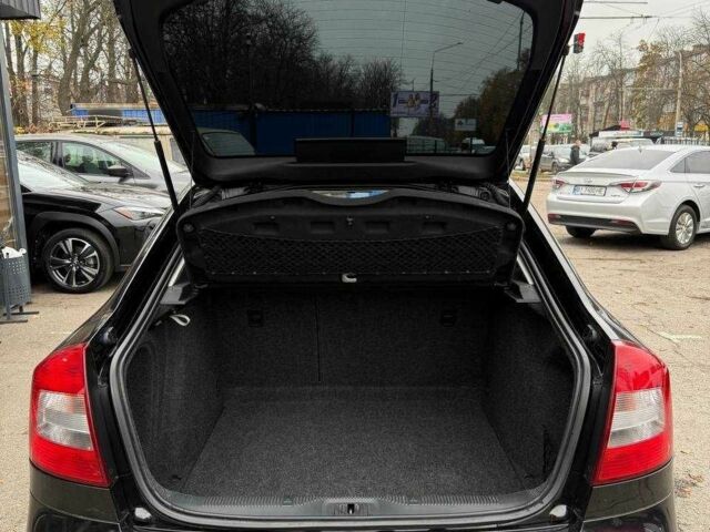 Черный Шкода Октавия, объемом двигателя 1.8 л и пробегом 165 тыс. км за 8000 $, фото 15 на Automoto.ua