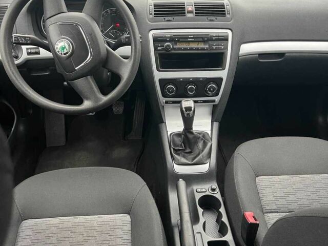 Чорний Шкода Октавія, об'ємом двигуна 1.6 л та пробігом 204 тис. км за 8700 $, фото 4 на Automoto.ua