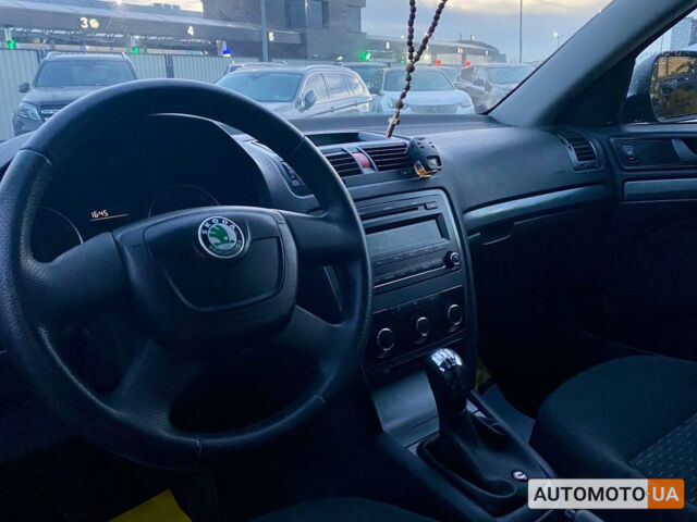 Черный Шкода Октавия, объемом двигателя 1.4 л и пробегом 287 тыс. км за 7500 $, фото 9 на Automoto.ua