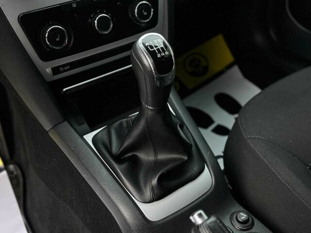 Черный Шкода Октавия, объемом двигателя 1.4 л и пробегом 217 тыс. км за 8500 $, фото 16 на Automoto.ua