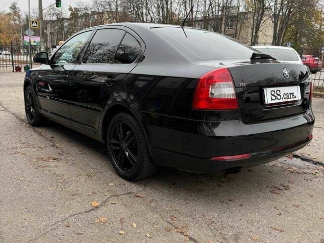Черный Шкода Октавия, объемом двигателя 1.8 л и пробегом 165 тыс. км за 8000 $, фото 3 на Automoto.ua