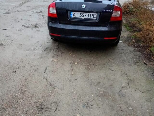 Черный Шкода Октавия, объемом двигателя 1.6 л и пробегом 315 тыс. км за 6500 $, фото 2 на Automoto.ua