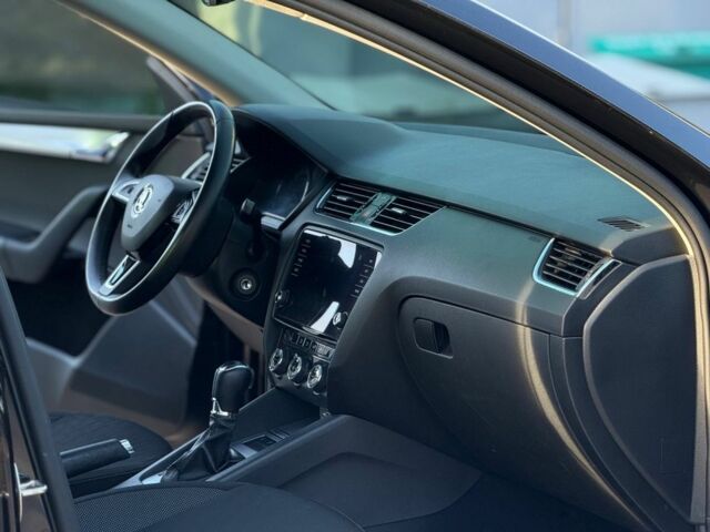 Черный Шкода Октавия, объемом двигателя 1.6 л и пробегом 250 тыс. км за 11800 $, фото 12 на Automoto.ua