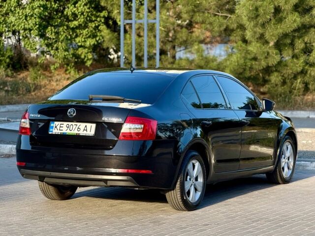 Черный Шкода Октавия, объемом двигателя 1.6 л и пробегом 250 тыс. км за 11800 $, фото 7 на Automoto.ua