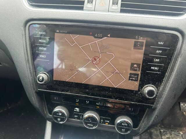 Черный Шкода Октавия, объемом двигателя 1 л и пробегом 176 тыс. км за 5690 $, фото 5 на Automoto.ua