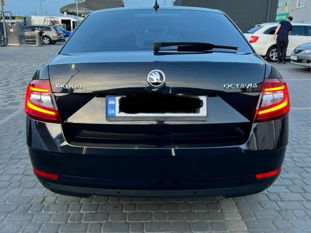 Чорний Шкода Октавія, об'ємом двигуна 1.4 л та пробігом 33 тис. км за 21000 $, фото 5 на Automoto.ua