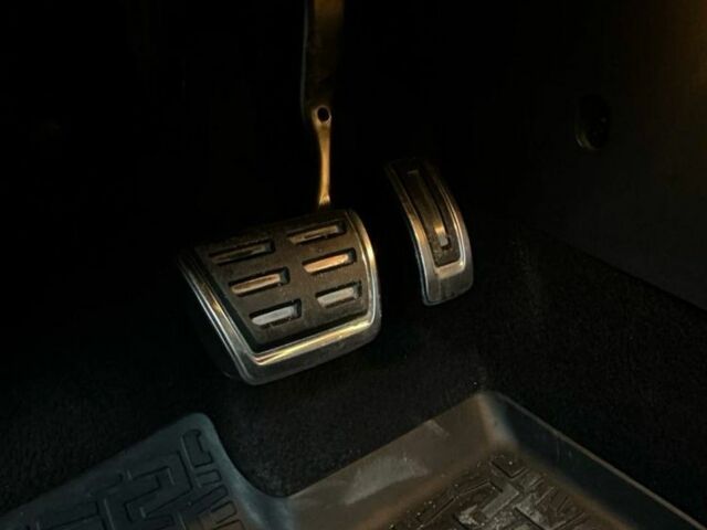 Черный Шкода Октавия, объемом двигателя 1.4 л и пробегом 134 тыс. км за 14000 $, фото 9 на Automoto.ua