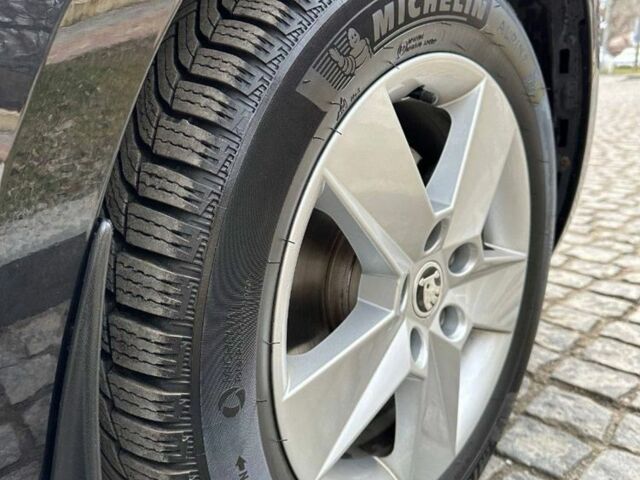 Черный Шкода Октавия, объемом двигателя 1.4 л и пробегом 134 тыс. км за 14000 $, фото 4 на Automoto.ua